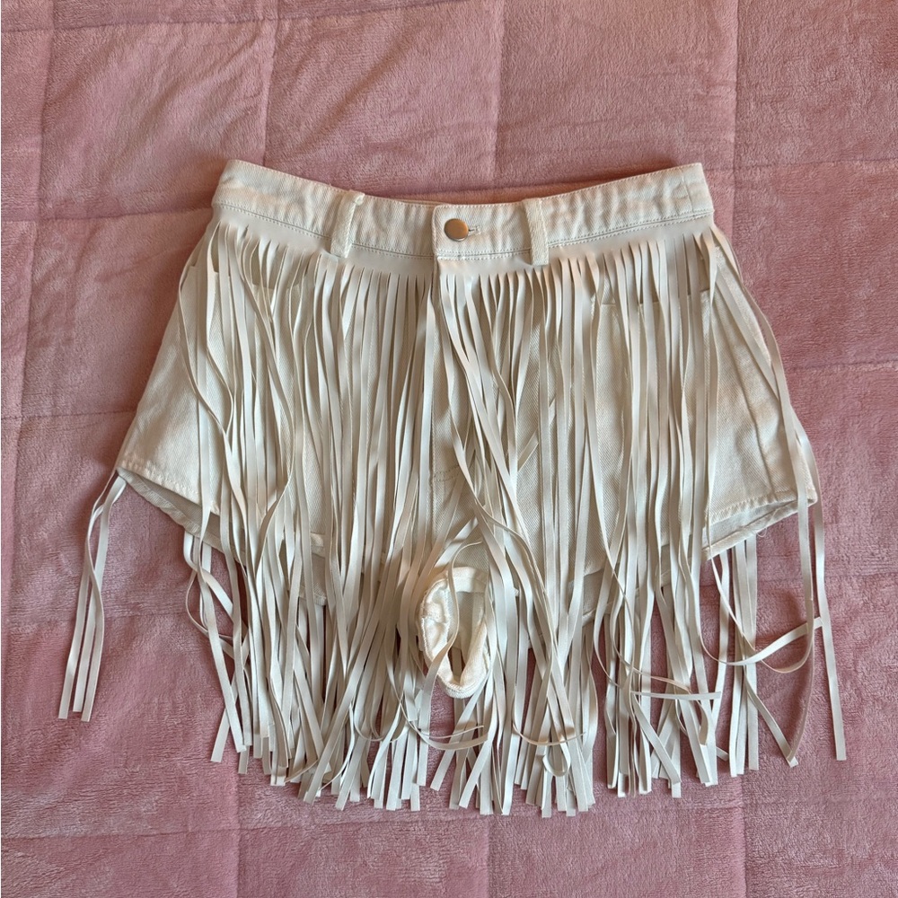 Le Lis Cream Apparel